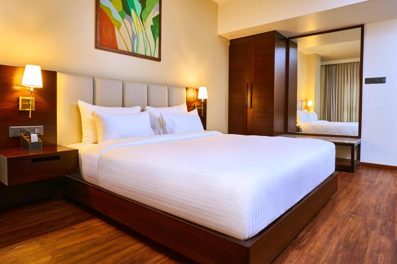 Visthara Hotel Бангалор Екстериор снимка