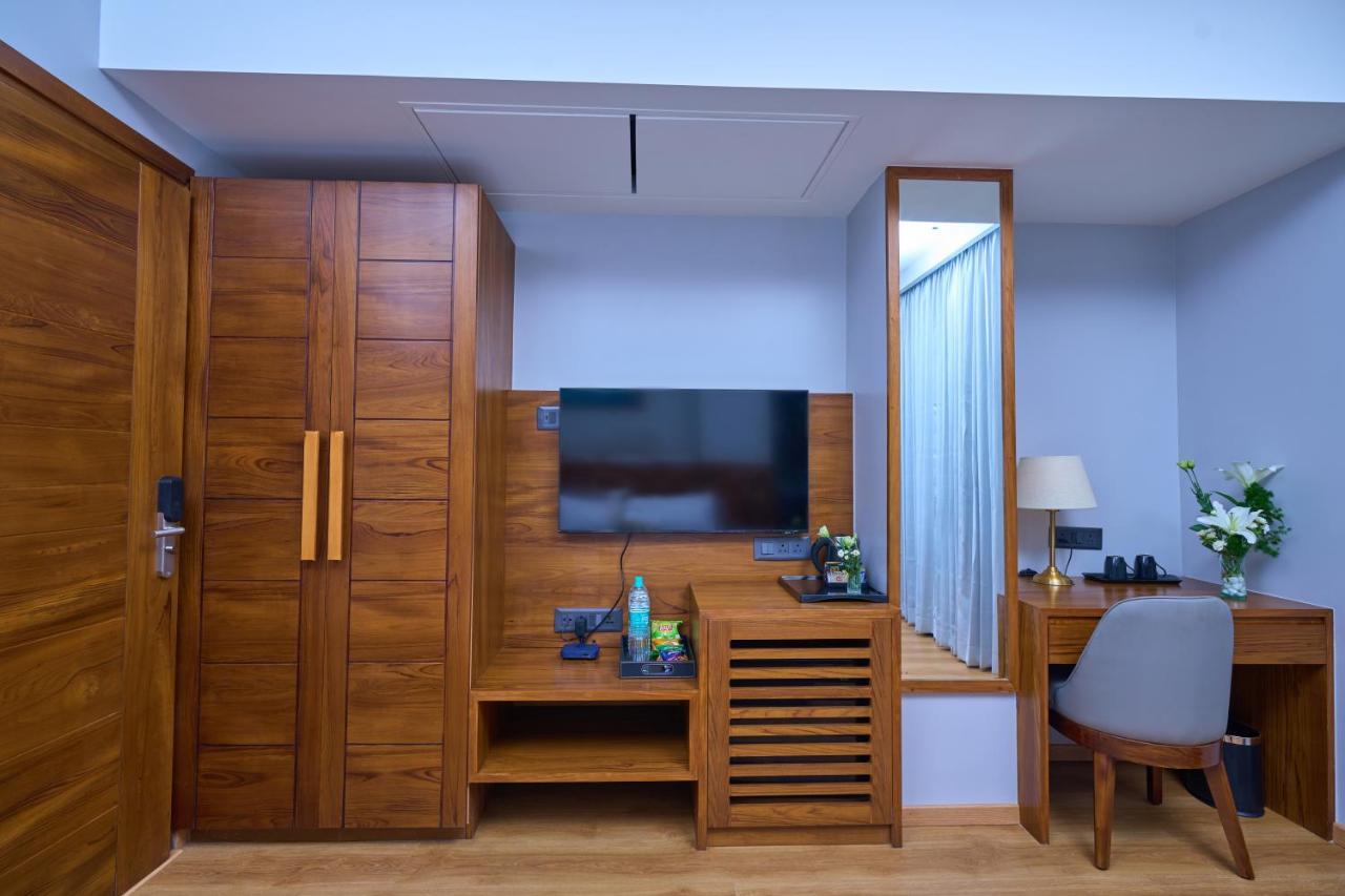 Visthara Hotel Бангалор Екстериор снимка