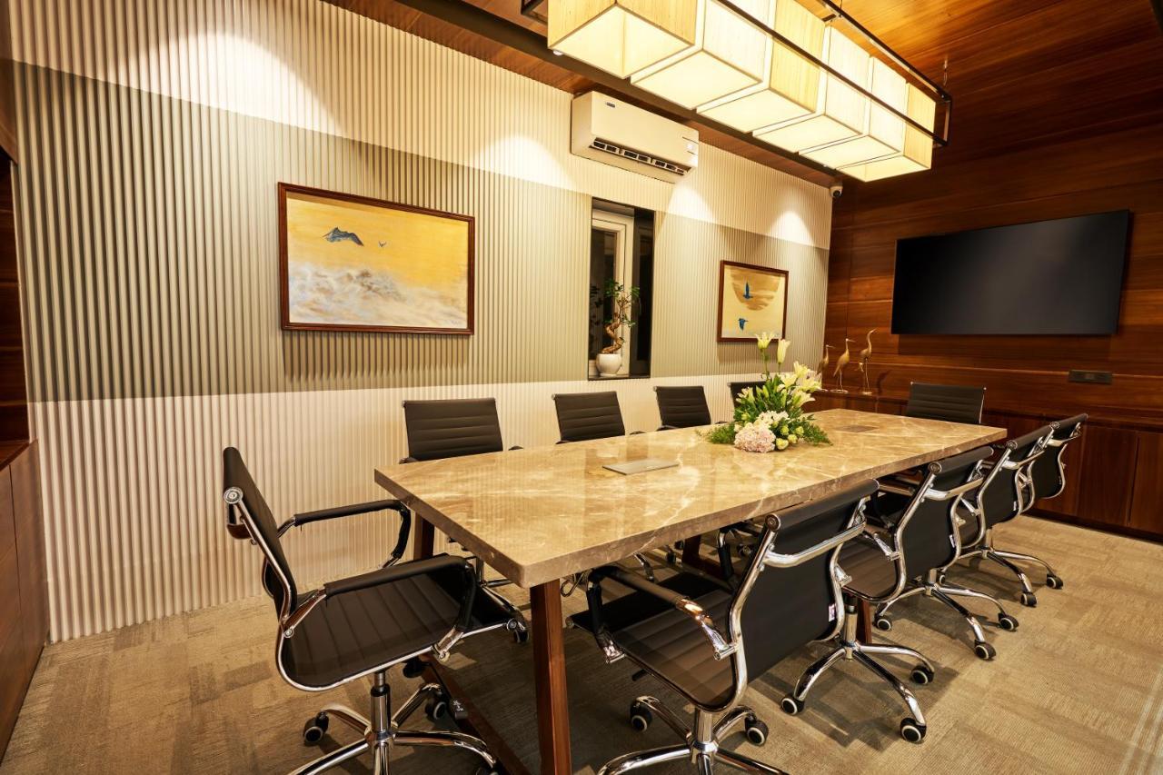 Visthara Hotel Бангалор Екстериор снимка