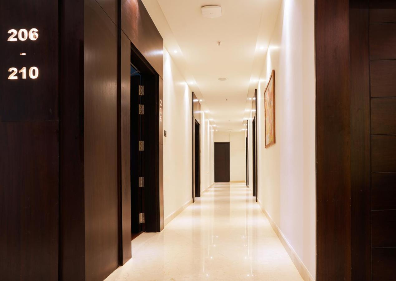 Visthara Hotel Бангалор Екстериор снимка