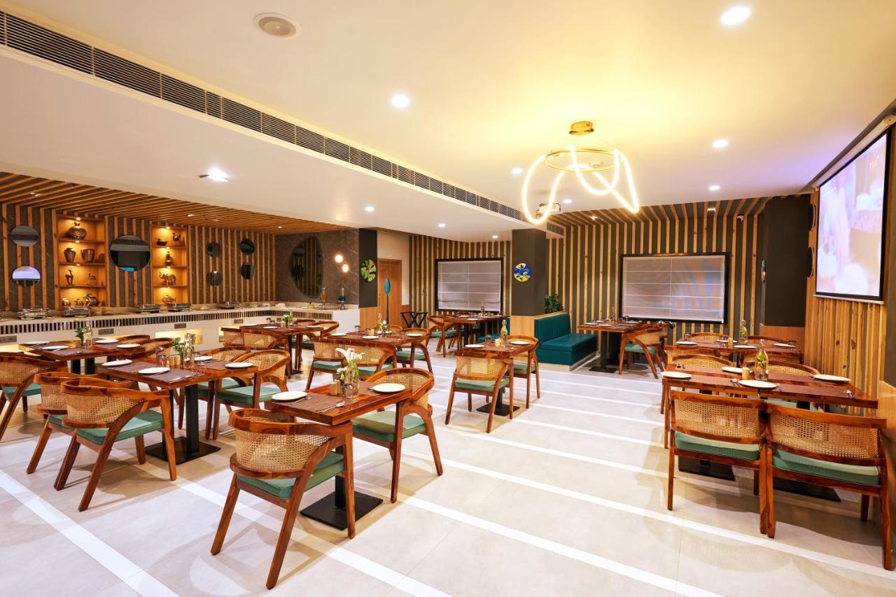 Visthara Hotel Бангалор Екстериор снимка